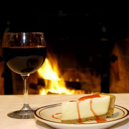 Wine with cheesecake